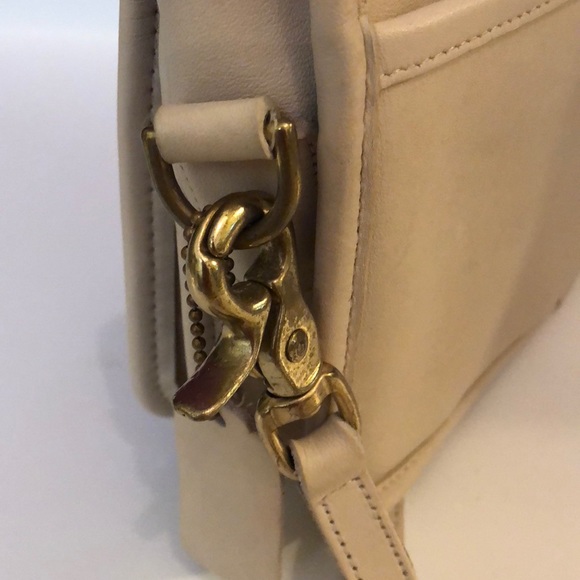 VINTAGE CREAM LEATHER COACH SHOULDER/XBODY Bag - Picture 5 of 8